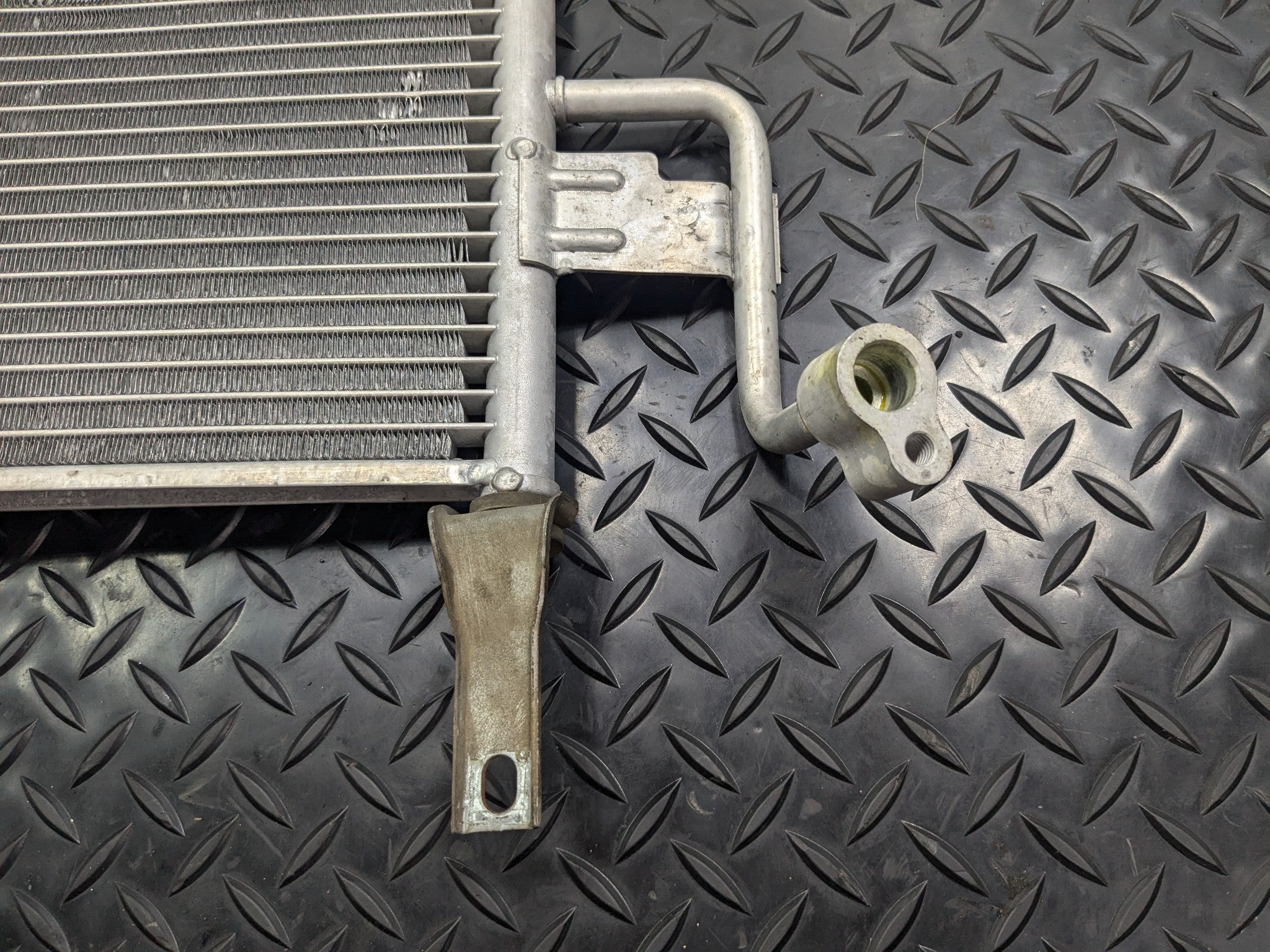 2005 - 2007 OEM NISSAN ARMADA AC AIR CONDITIONING CONDENSER RADIATOR ASSEMBLY