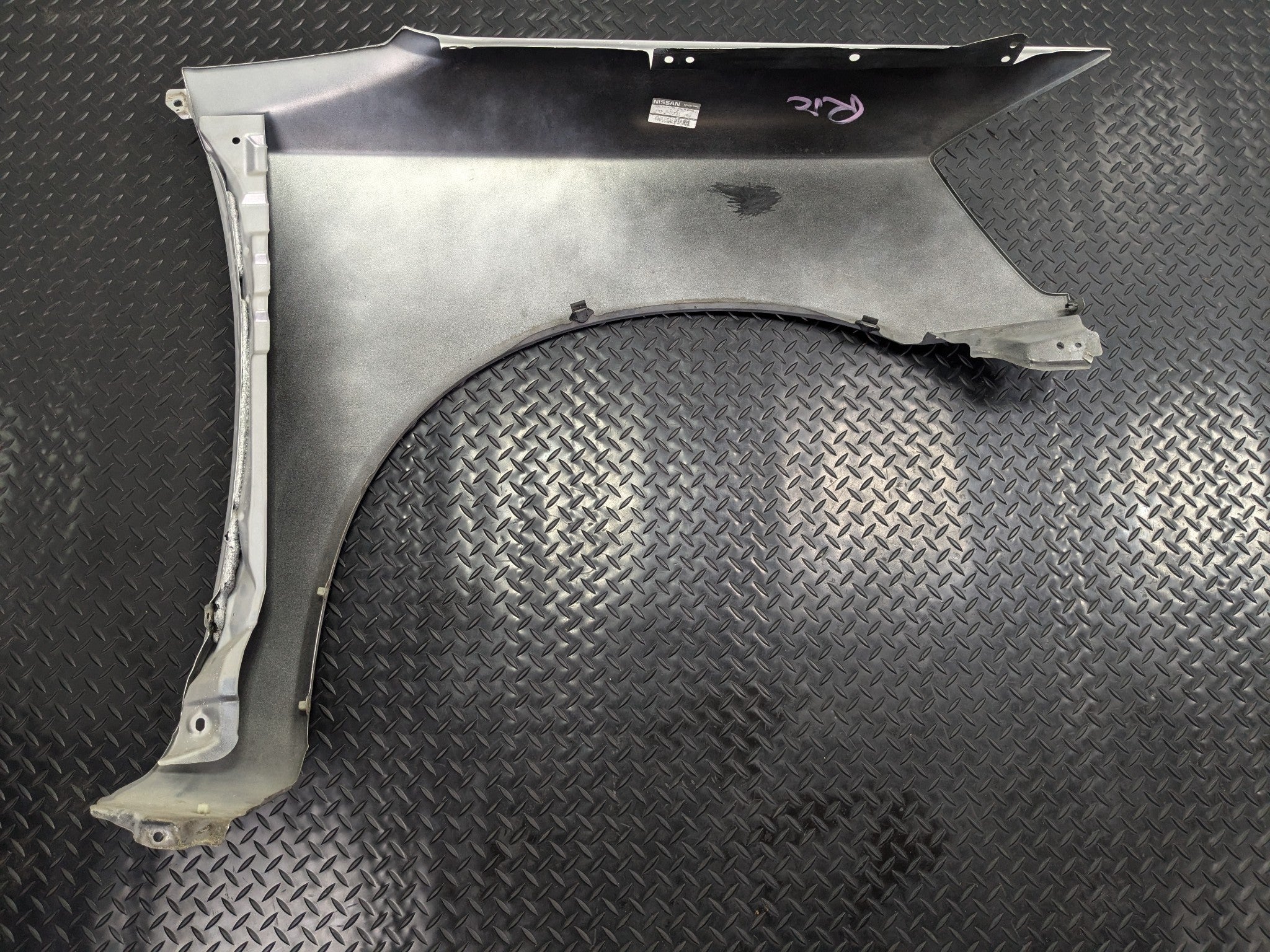 2005 - 2007 OEM NISSAN ARMADA FRONT LEFT DRIVER SIDE FENDER COVER PANEL ASSEMBLY