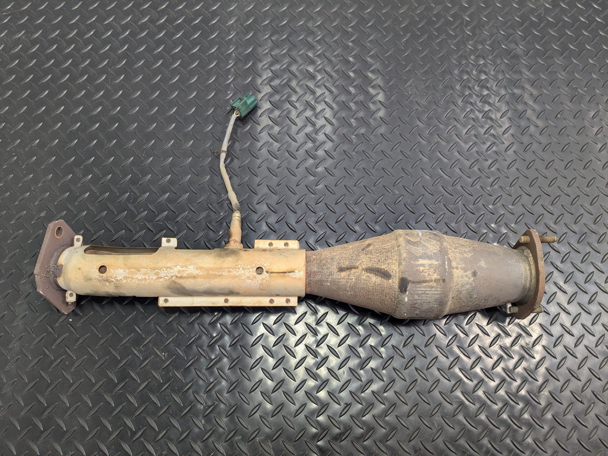 2005 - 2007 OEM NISSAN ARMADA RIGHT PASSENGER SIDE EXHAUST DOWNPIPE