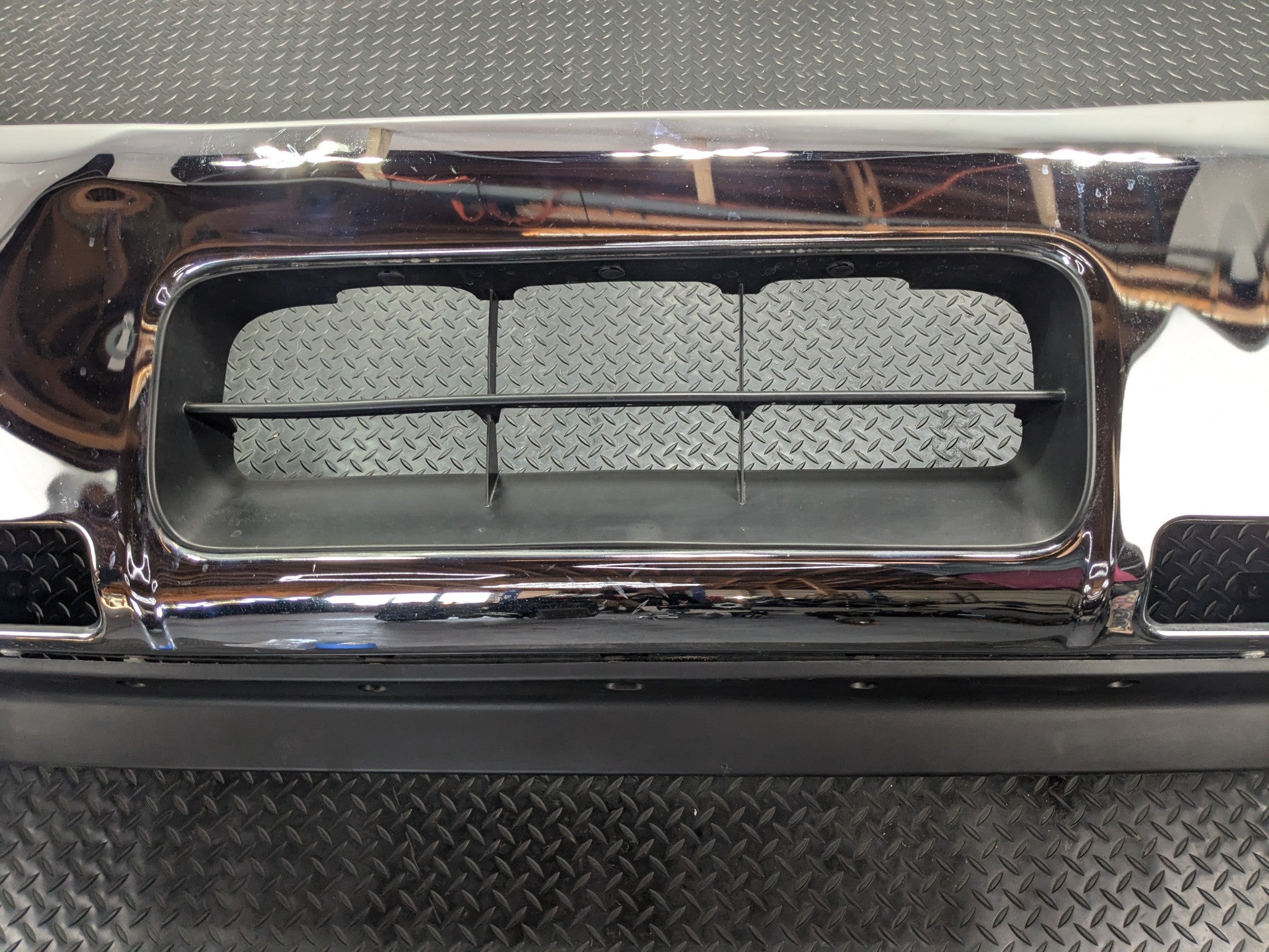 2005 - 2007 OEM NISSAN ARMADA FRONT BUMPER COVER ASSEMBLY