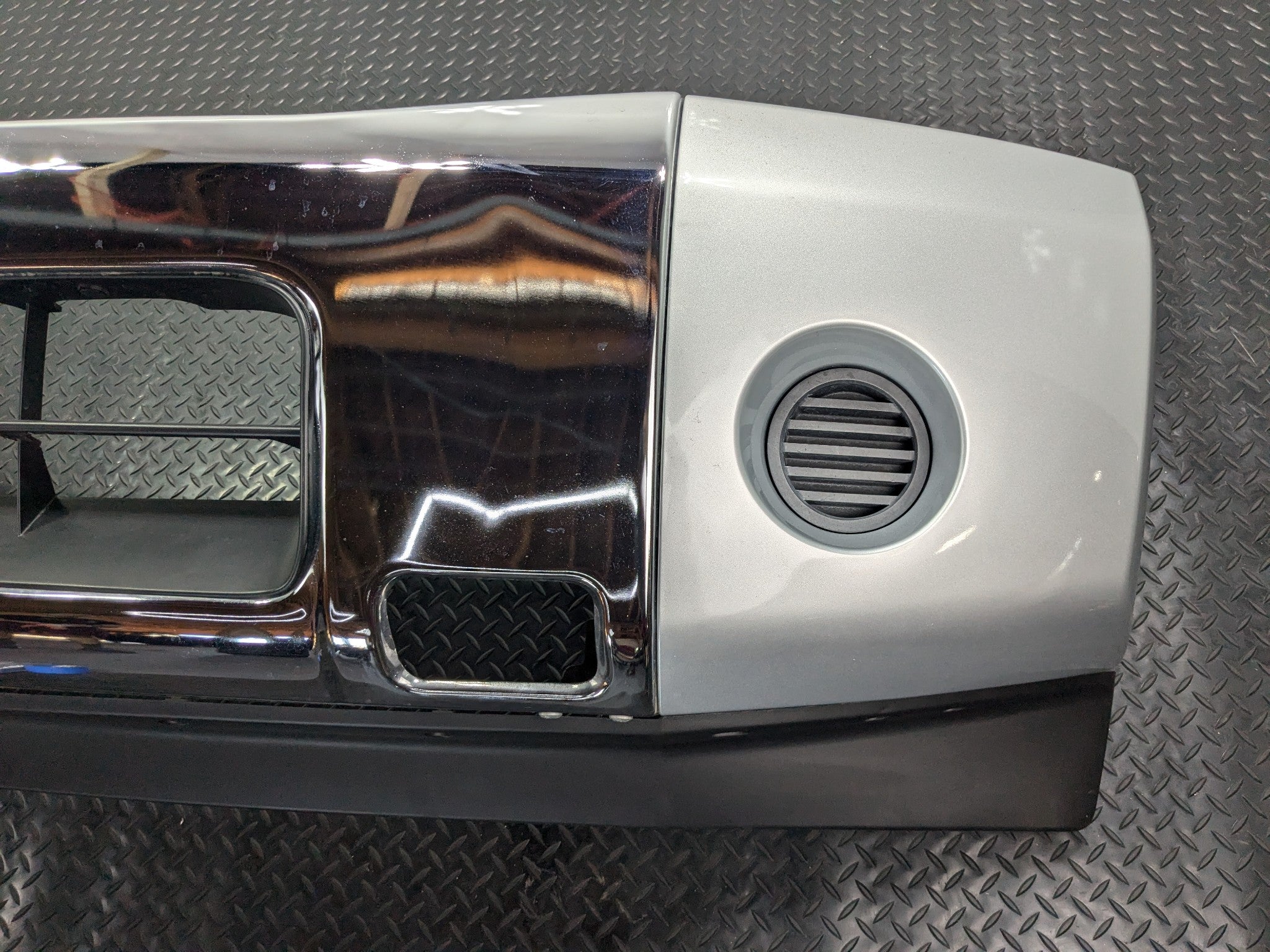 2005 - 2007 OEM NISSAN ARMADA FRONT BUMPER COVER ASSEMBLY