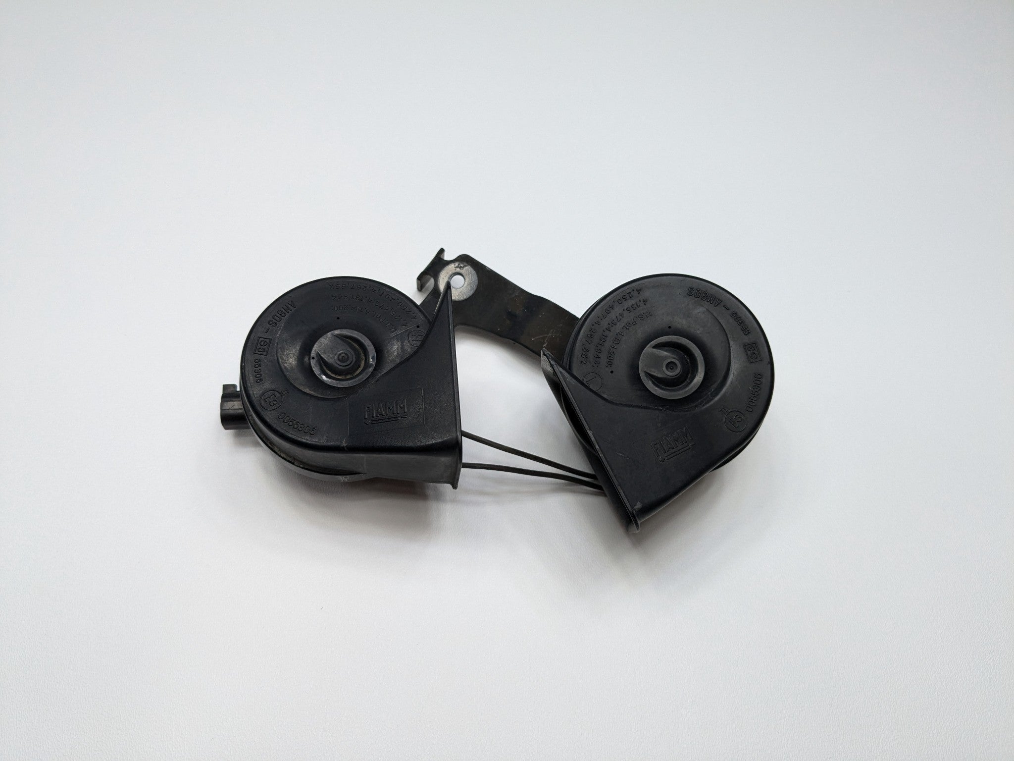 2005 - 2007 OEM NISSAN ARMADA LOW HORN NOTE TONE PITCH ALARM SIREN SET