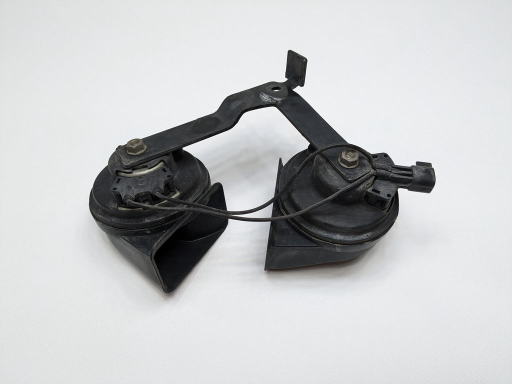 2005 - 2007 OEM NISSAN ARMADA LOW HORN NOTE TONE PITCH ALARM SIREN SET