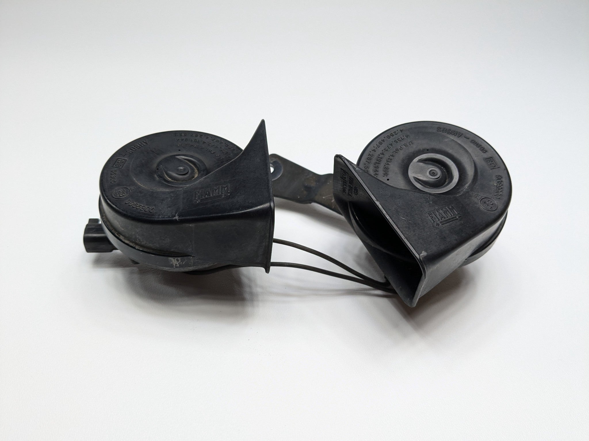 2005 - 2007 OEM NISSAN ARMADA LOW HORN NOTE TONE PITCH ALARM SIREN SET