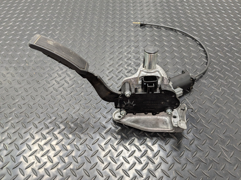 2005 - 2007 OEM NISSAN ARMADA GAS ACCELERATOR FOOT PEDAL LEVER MODULE SENSOR