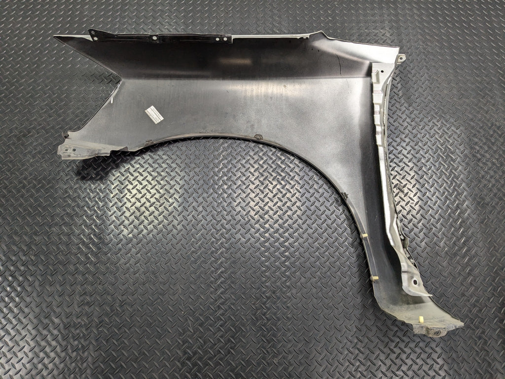 05 - 07 OEM NISSAN ARMADA FRONT RIGHT PASSENGER SIDE FENDER COVER PANEL ASSEMBLY