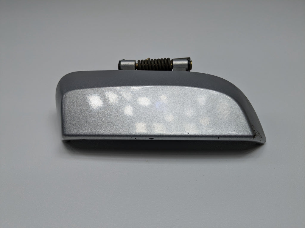 05 - 07 OEM NISSAN ARMADA REAR LEFT DRIVER SIDE EXTERIOR DOOR HANDLE LIGHT GRAY