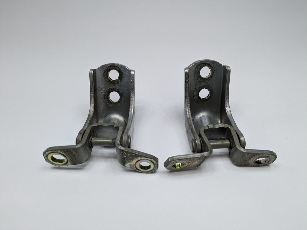2005 - 2007 OEM NISSAN ARMADA REAR LEFT SIDE DOOR HINGE UPPER AND LOWER SET