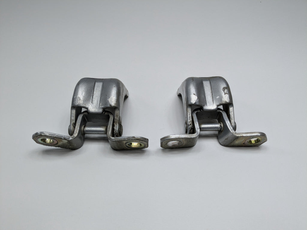 2005 - 2007 OEM NISSAN ARMADA REAR LEFT SIDE DOOR HINGE UPPER AND LOWER SET