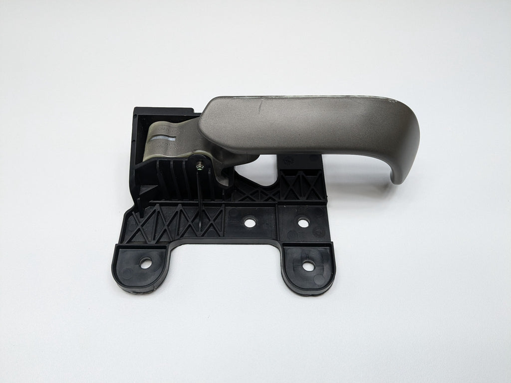 05 - 07 OEM NISSAN ARMADA FRONT LEFT DRIVER SIDE INTERIOR DOOR HANDLE LIGHT GRAY
