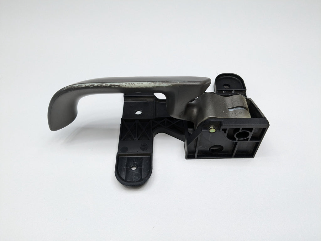 05 - 07 OEM NISSAN ARMADA FRONT LEFT DRIVER SIDE INTERIOR DOOR HANDLE LIGHT GRAY