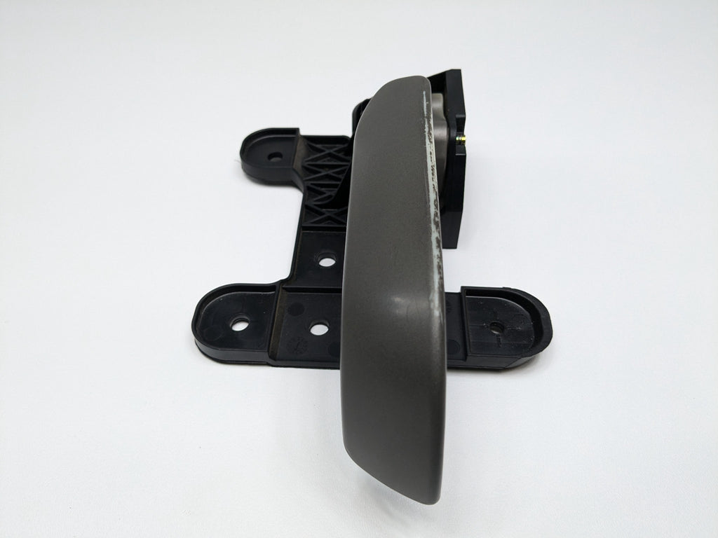 05 - 07 OEM NISSAN ARMADA FRONT LEFT DRIVER SIDE INTERIOR DOOR HANDLE LIGHT GRAY