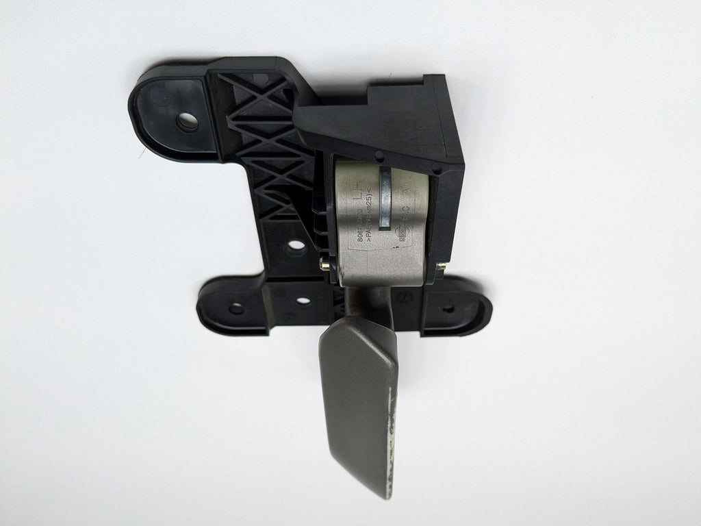 05 - 07 OEM NISSAN ARMADA FRONT LEFT DRIVER SIDE INTERIOR DOOR HANDLE LIGHT GRAY