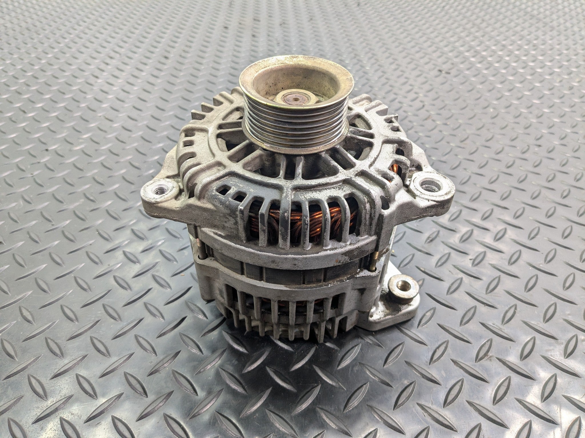 2005 - 2007 OEM NISSAN ARMADA POWER GENERATOR ENGINE MOTOR ALTERNATOR ASSEMBLY