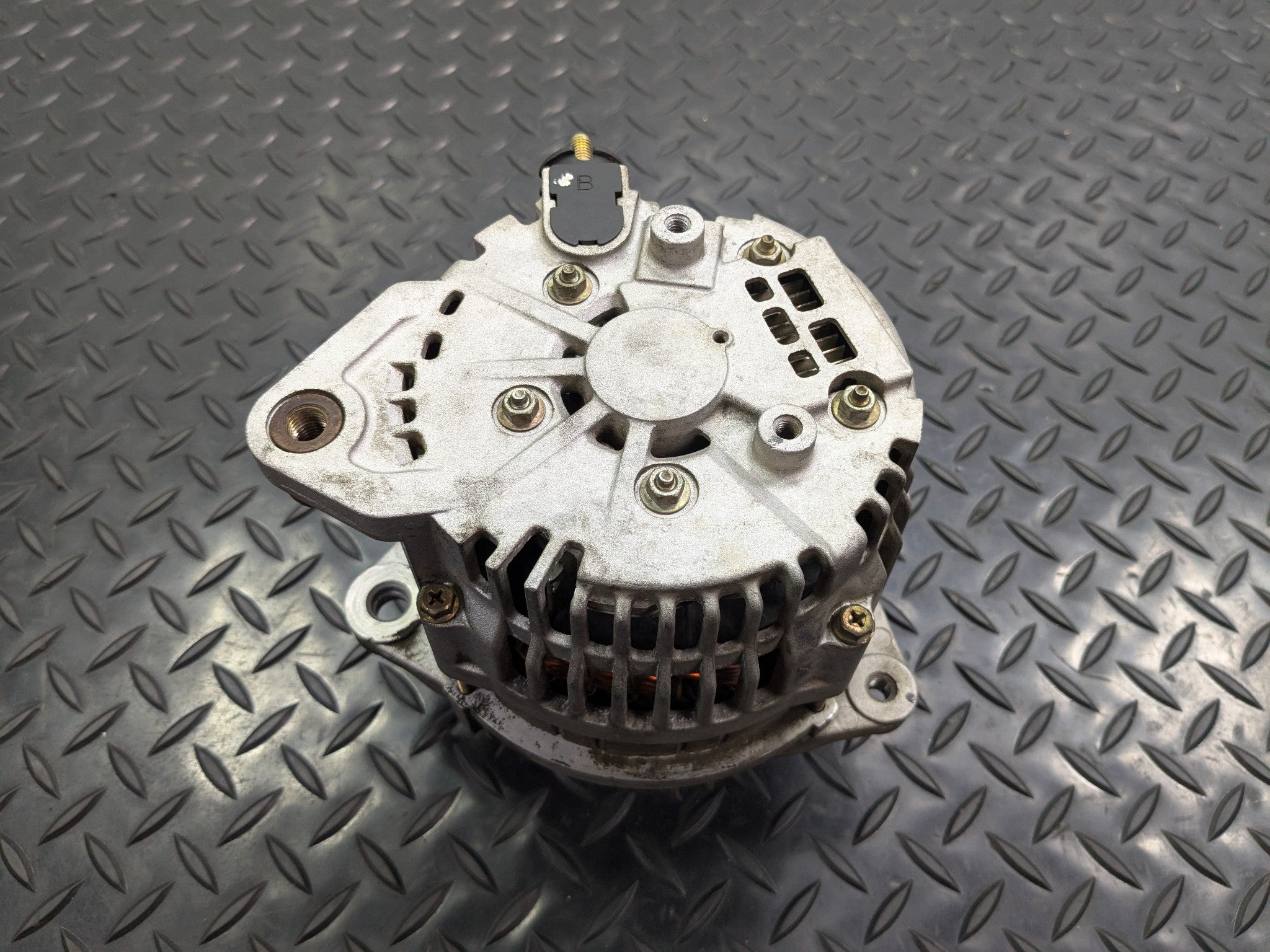 2005 - 2007 OEM NISSAN ARMADA POWER GENERATOR ENGINE MOTOR ALTERNATOR ASSEMBLY