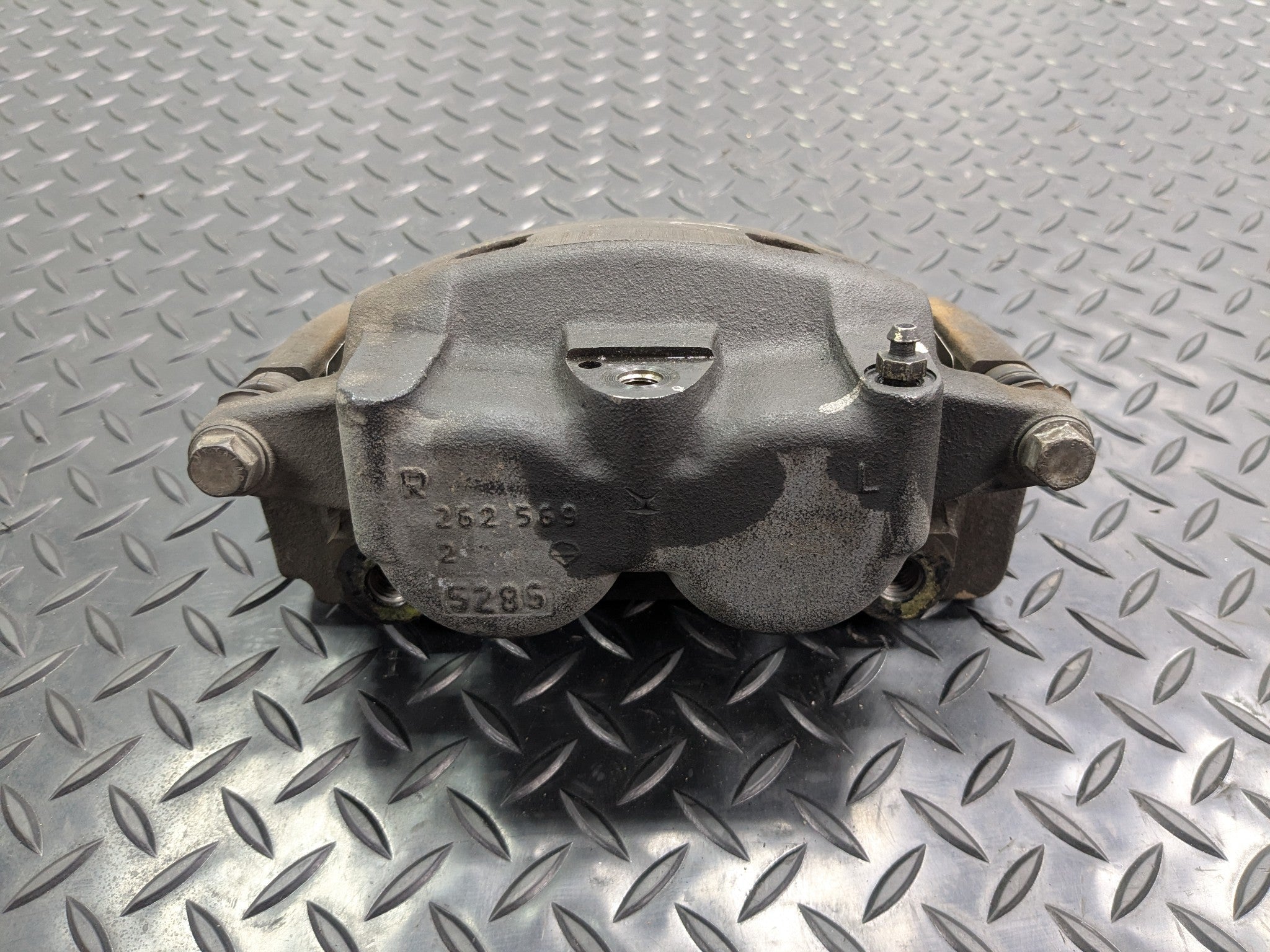 2005 - 2007 OEM NISSAN ARMADA FRONT LEFT DRIVER SIDE DISC BRAKE CALIPER