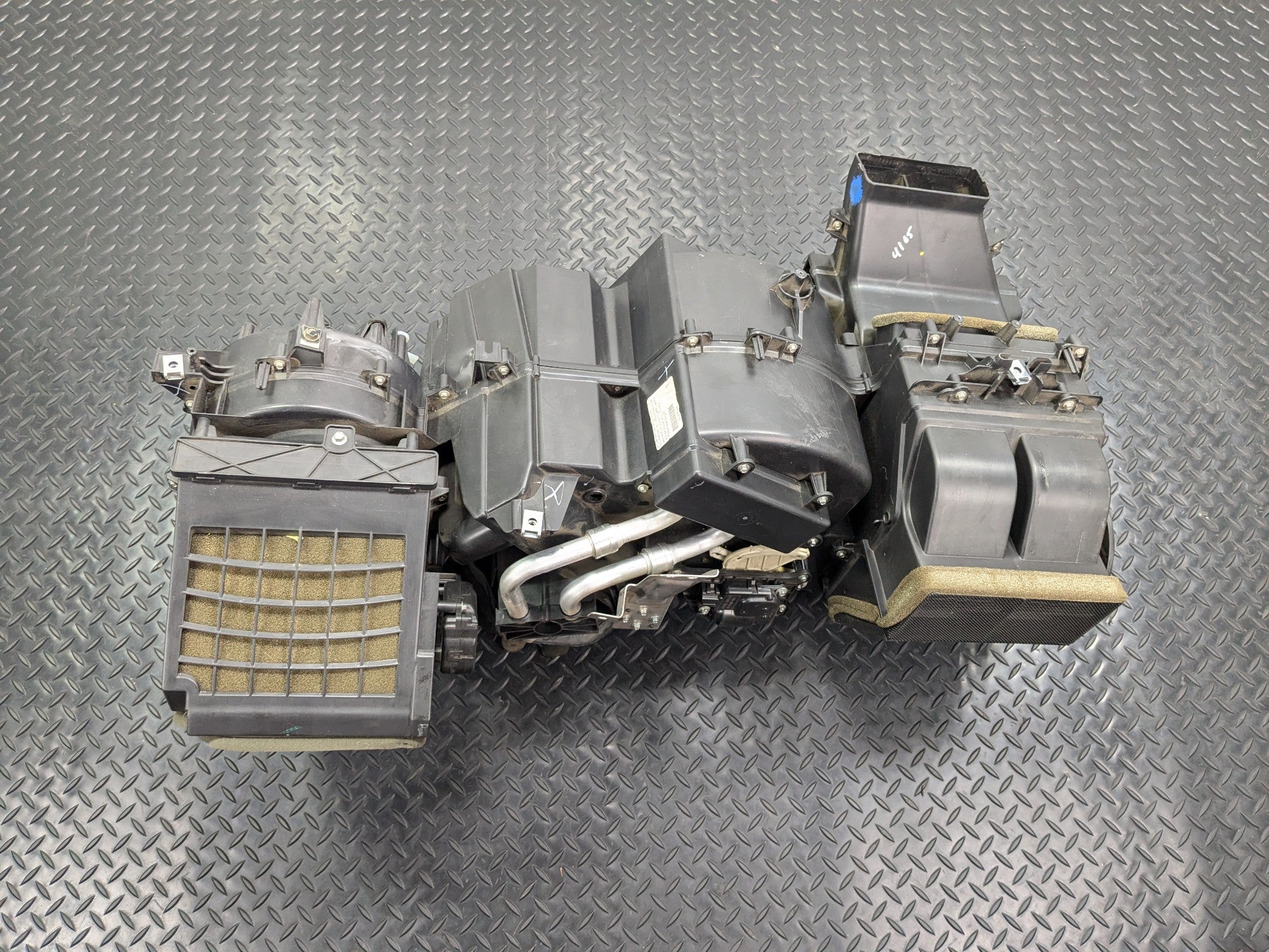 2005 - 2007 OEM NISSAN ARMADA AC EVAPORATOR HEATER CORE BOX ASSEMBLY