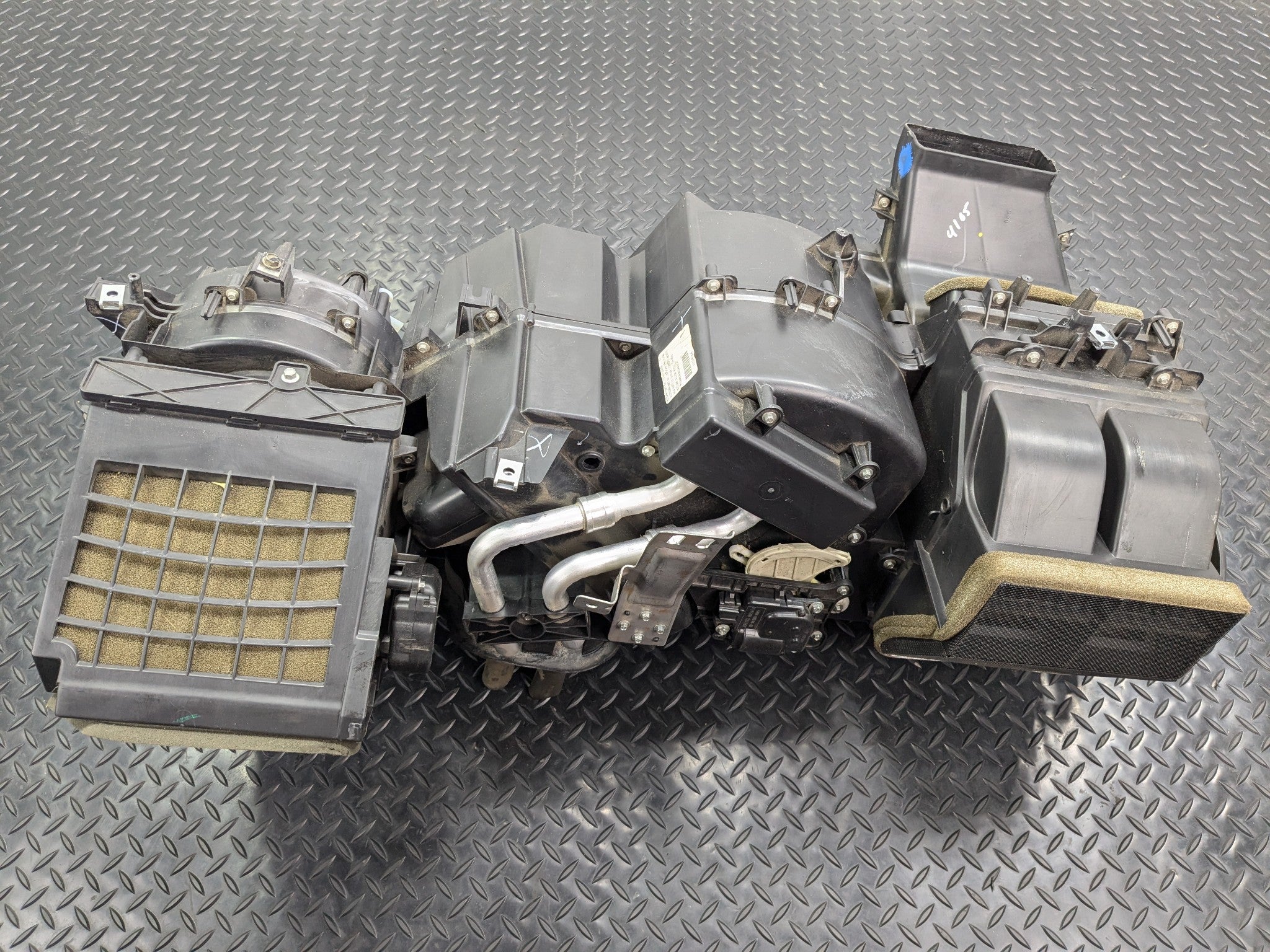 2005 - 2007 OEM NISSAN ARMADA AC EVAPORATOR HEATER CORE BOX ASSEMBLY