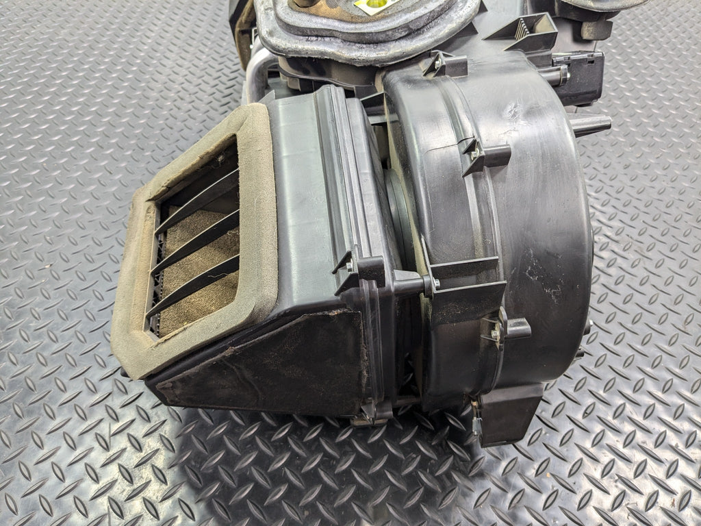2005 - 2007 OEM NISSAN ARMADA AC EVAPORATOR HEATER CORE BOX ASSEMBLY