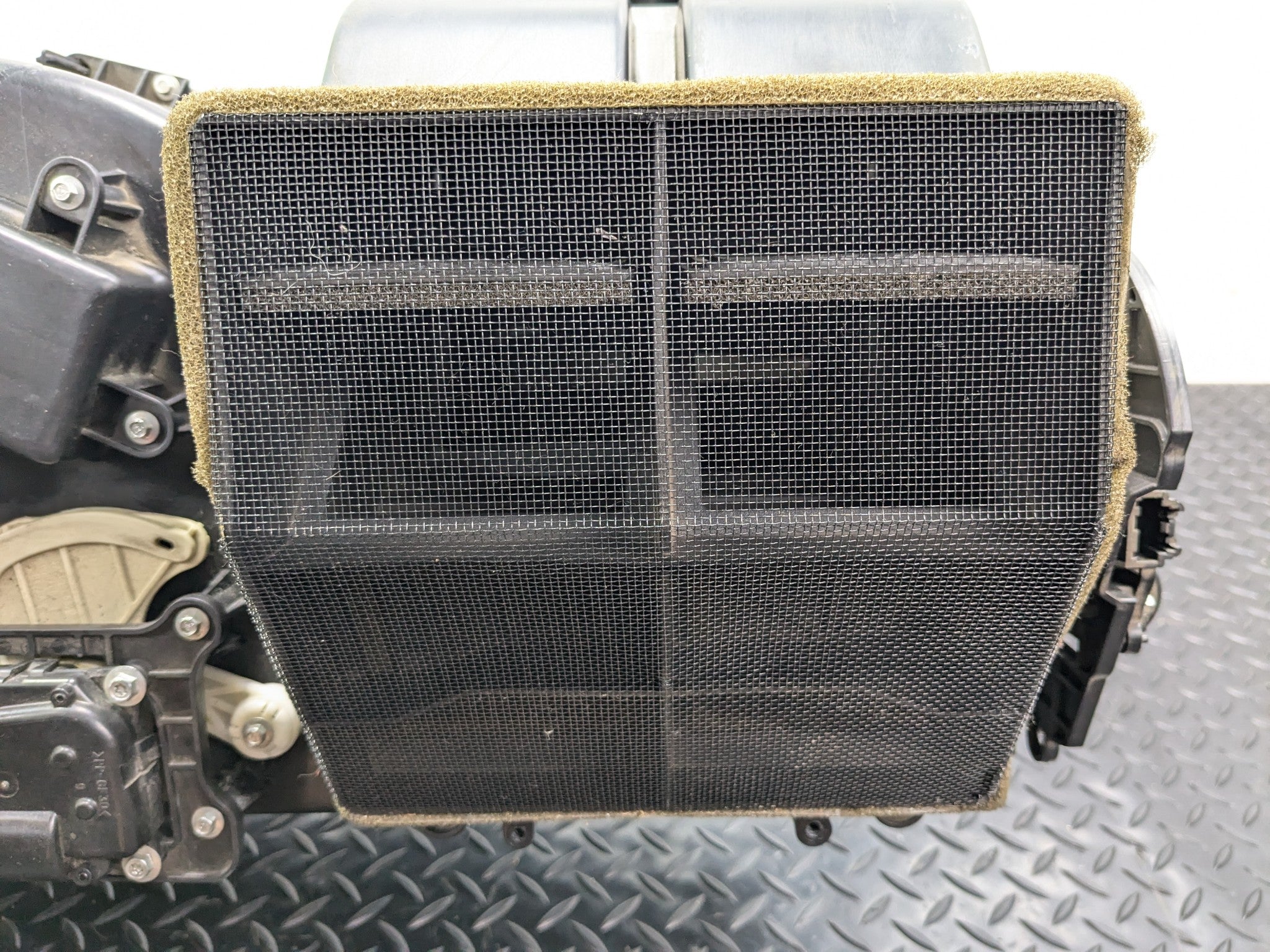 2005 - 2007 OEM NISSAN ARMADA AC EVAPORATOR HEATER CORE BOX ASSEMBLY