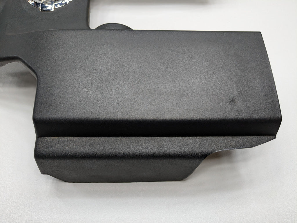 2005 - 2007 OEM NISSAN ARMADA ENGINE COVER 5.6L BLACK