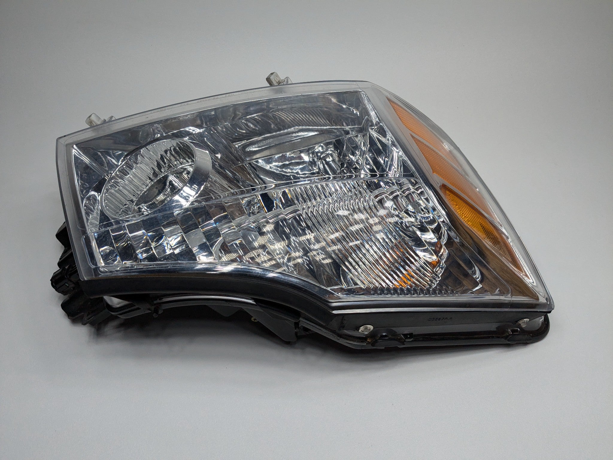 2005 - 2007 OEM NISSAN ARMADA FRONT RIGHT PASSENGER SIDE HEADLAMP ASSEMBLY