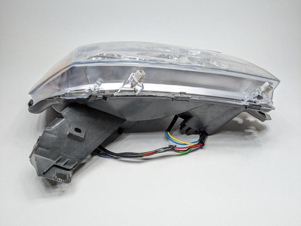 2005 - 2007 OEM NISSAN ARMADA FRONT RIGHT PASSENGER SIDE HEADLAMP ASSEMBLY