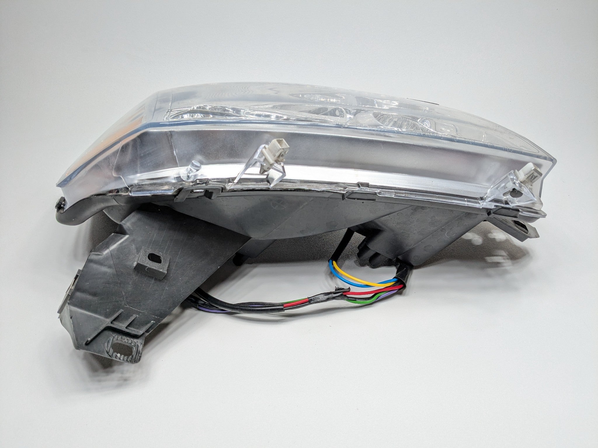 2005 - 2007 OEM NISSAN ARMADA FRONT RIGHT PASSENGER SIDE HEADLAMP ASSEMBLY