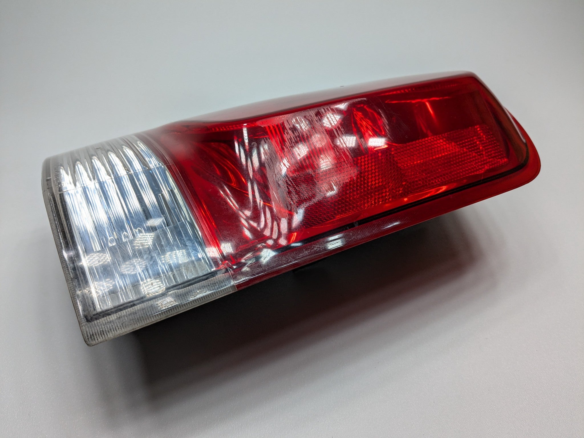 2005 - 2007 OEM NISSAN ARMADA REAR RIGHT PASSENGER SIDE OUTER TAIL LAMP ASSEMBLY