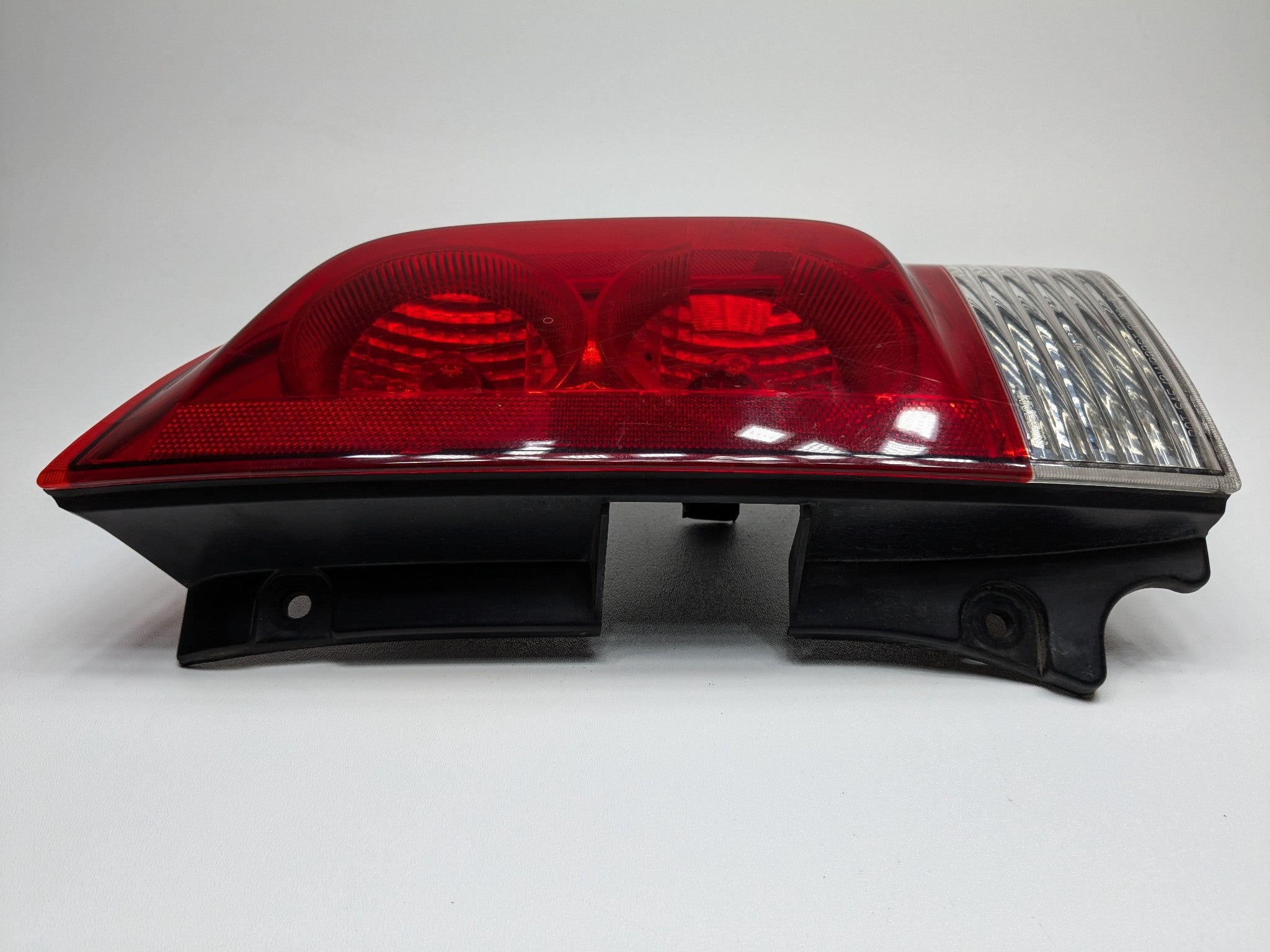 2005 - 2007 OEM NISSAN ARMADA REAR RIGHT PASSENGER SIDE OUTER TAIL LAMP ASSEMBLY