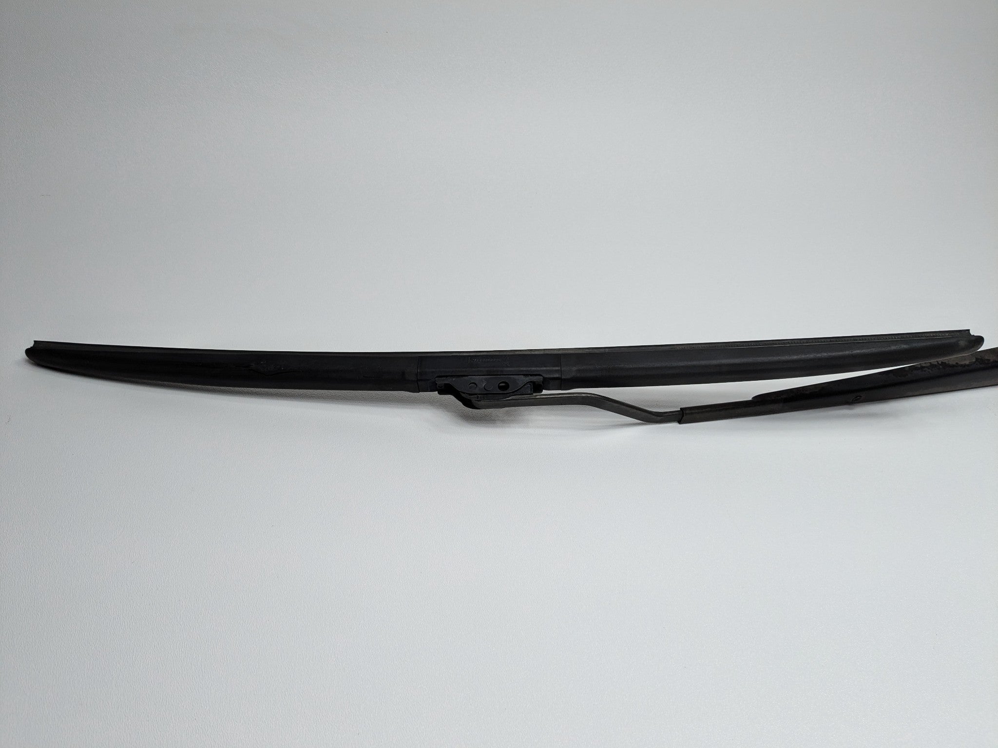 2005 - 2007 OEM NISSAN ARMADA FRONT LEFT DRIVER SIDE WINDSHIELD WASHER WIPER ARM