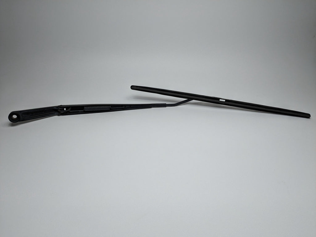 05 - 07 OEM NISSAN ARMADA FRONT RIGHT PASSENGER SIDE WINDSHIELD WASHER WIPER ARM