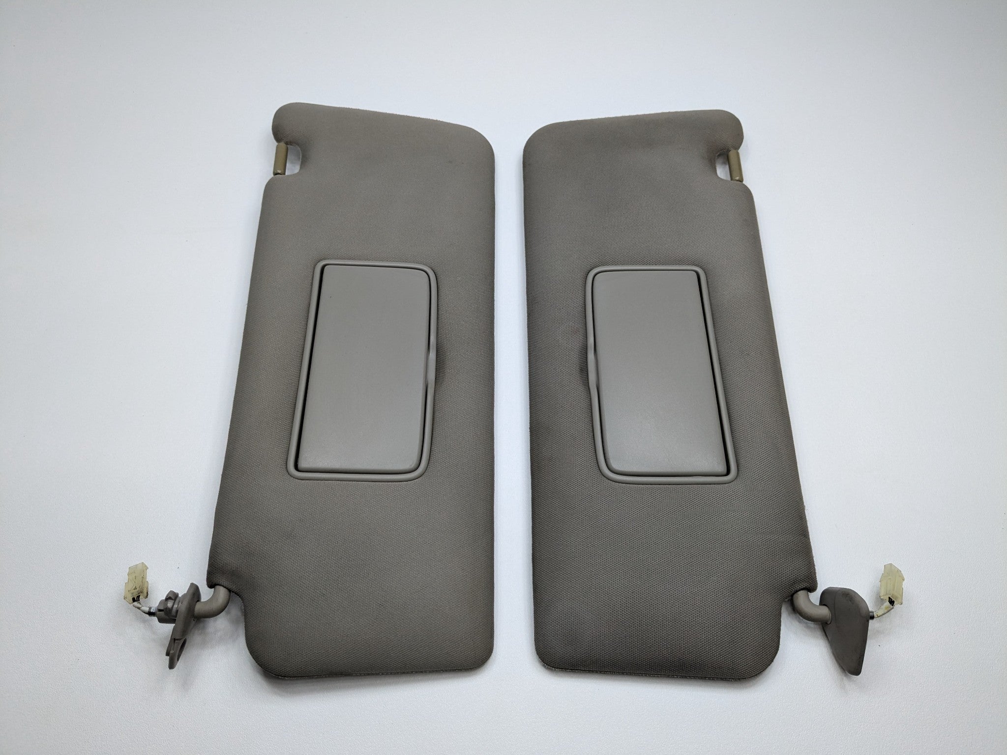 2005 - 2007 OEM NISSAN ARMADA FRONT LEFT AND RIGHT SIDE SUN VISOR SET GREY