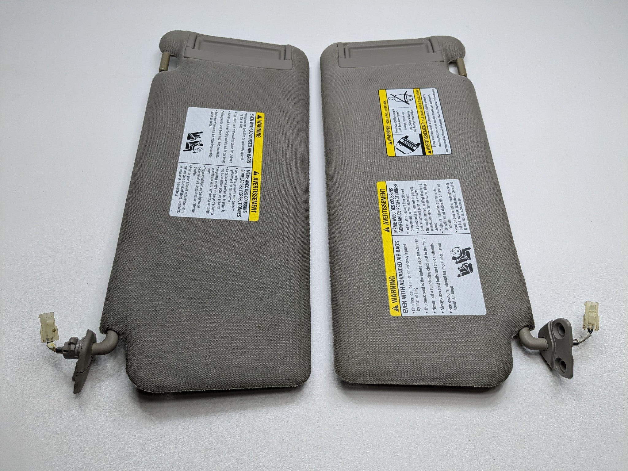2005 - 2007 OEM NISSAN ARMADA FRONT LEFT AND RIGHT SIDE SUN VISOR SET GREY