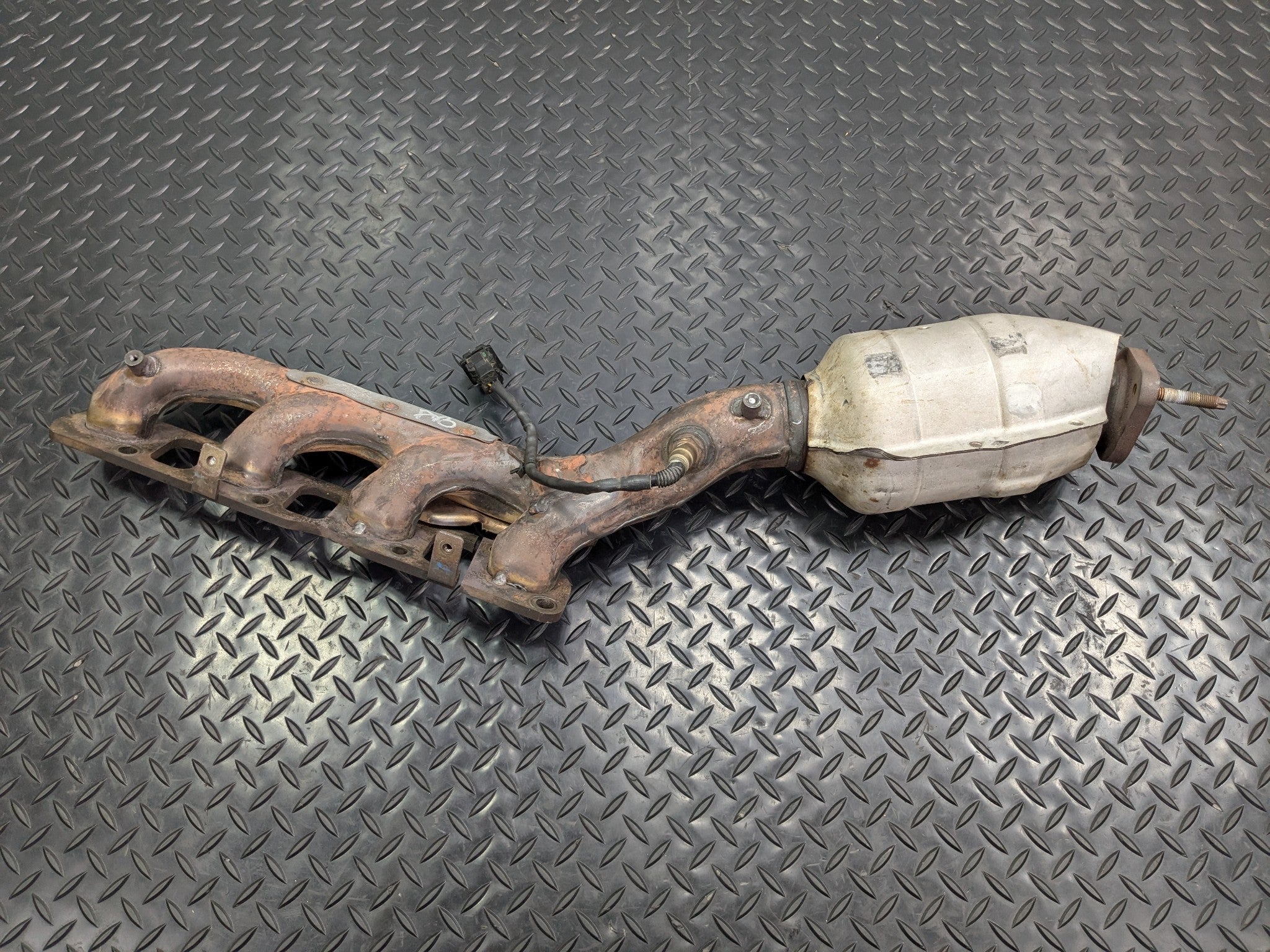 2005 - 2007 OEM NISSAN ARMADA RIGHT SIDE EXHAUST MANIFOLD DOWNPIPE