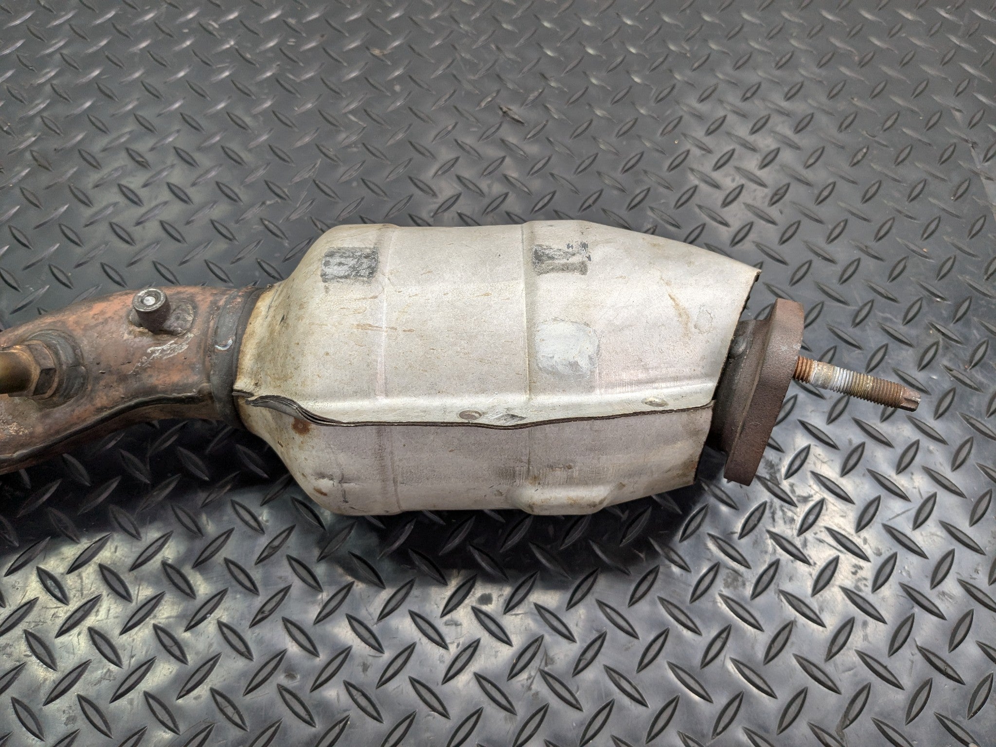 2005 - 2007 OEM NISSAN ARMADA RIGHT SIDE EXHAUST MANIFOLD DOWNPIPE
