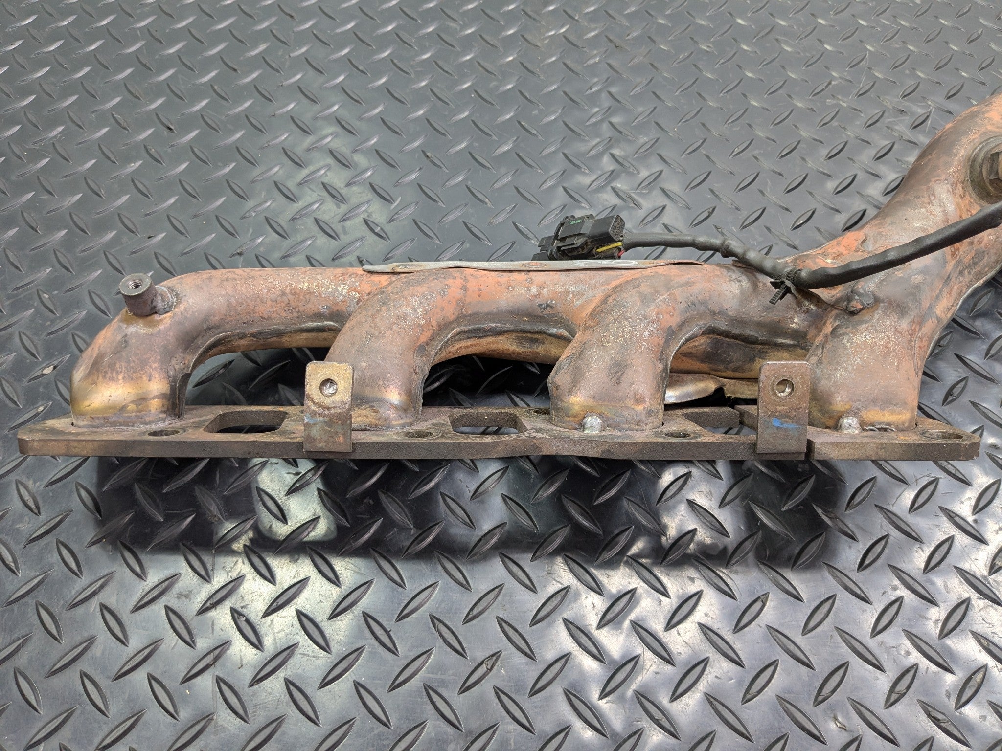 2005 - 2007 OEM NISSAN ARMADA RIGHT SIDE EXHAUST MANIFOLD DOWNPIPE