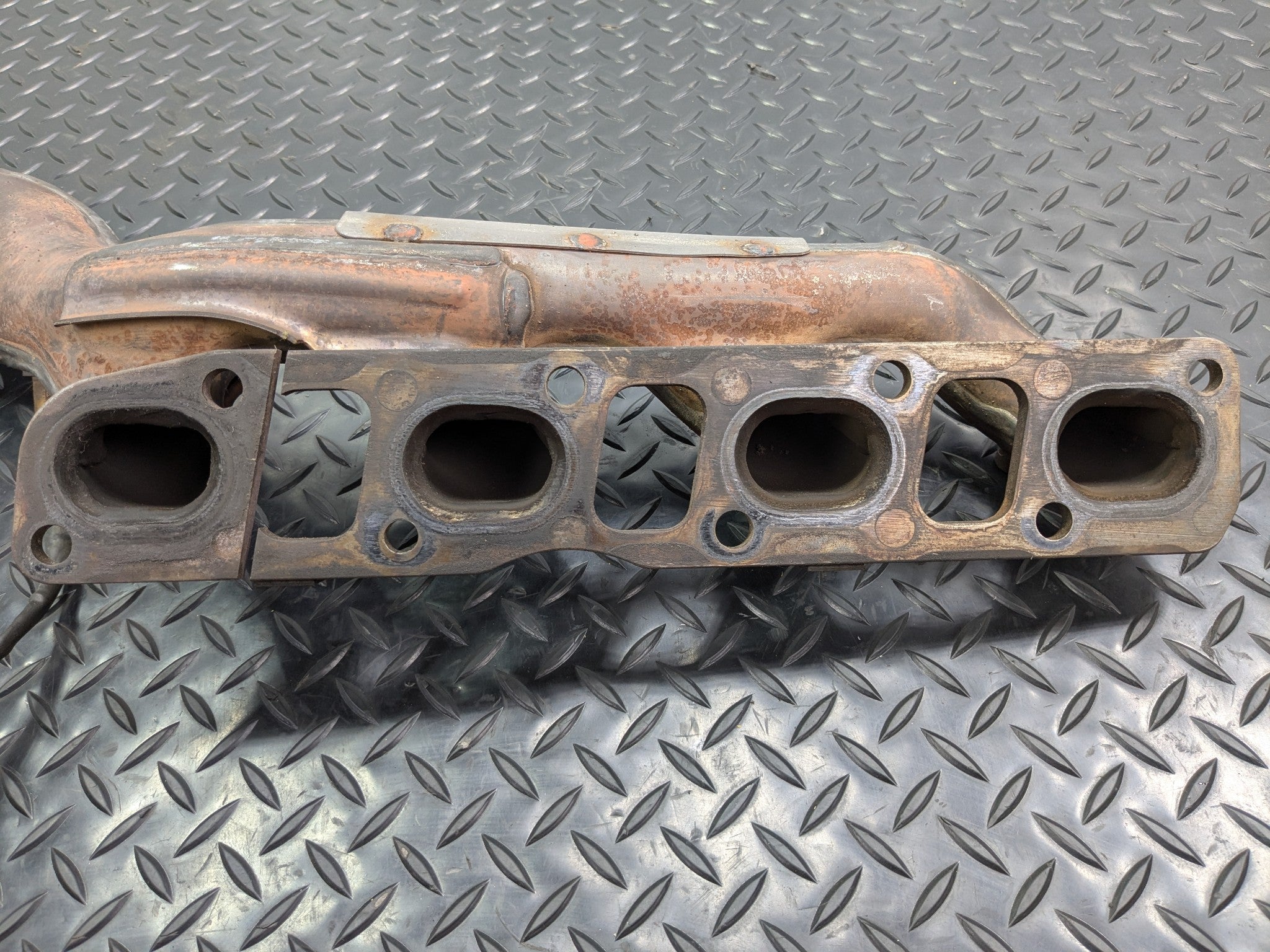 2005 - 2007 OEM NISSAN ARMADA RIGHT SIDE EXHAUST MANIFOLD DOWNPIPE