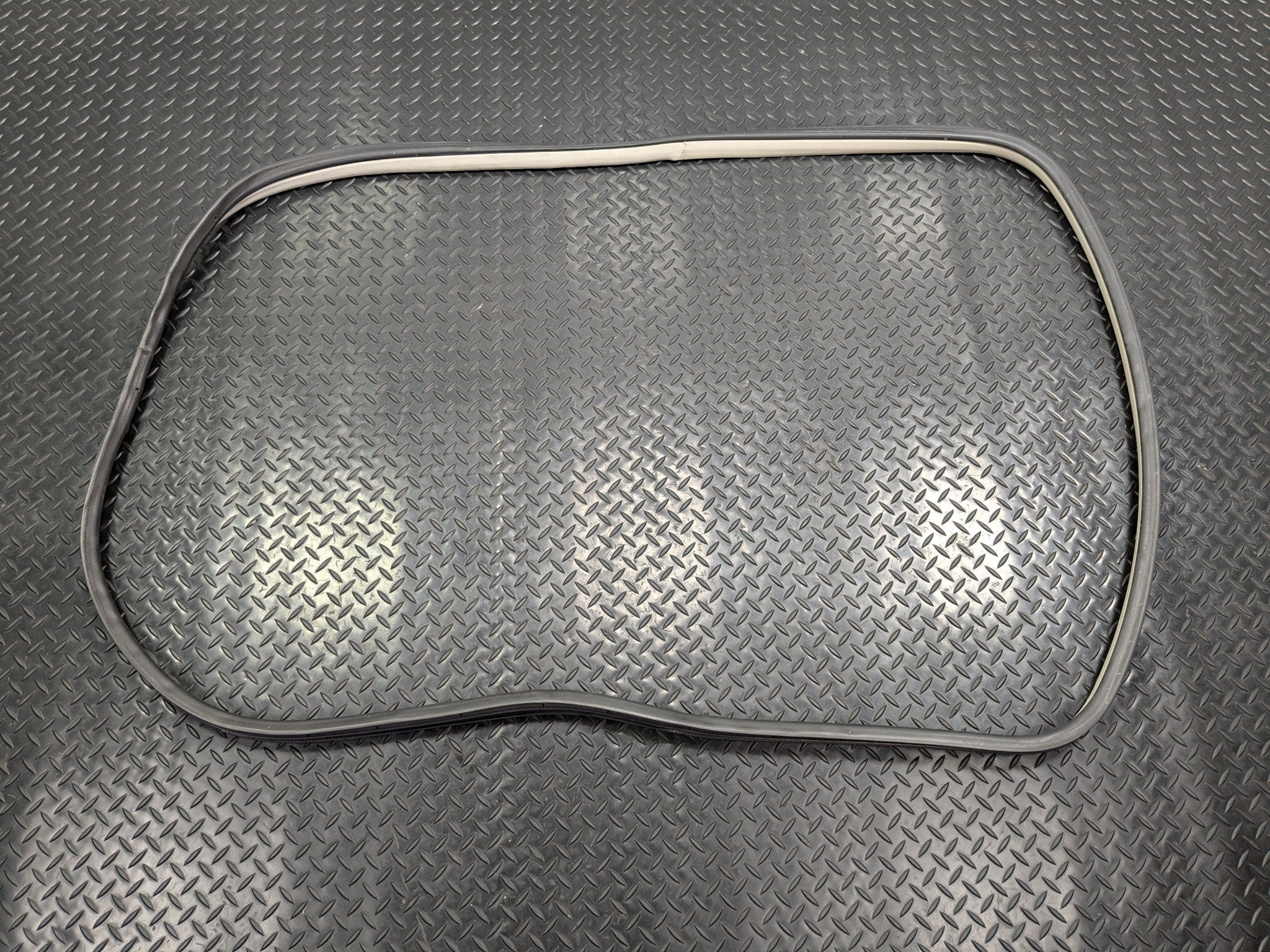 2005 - 2007 OEM NISSAN ARMADA REAR LEFT SIDE DOOR SEAL WEATHERSTRIP RUBBER