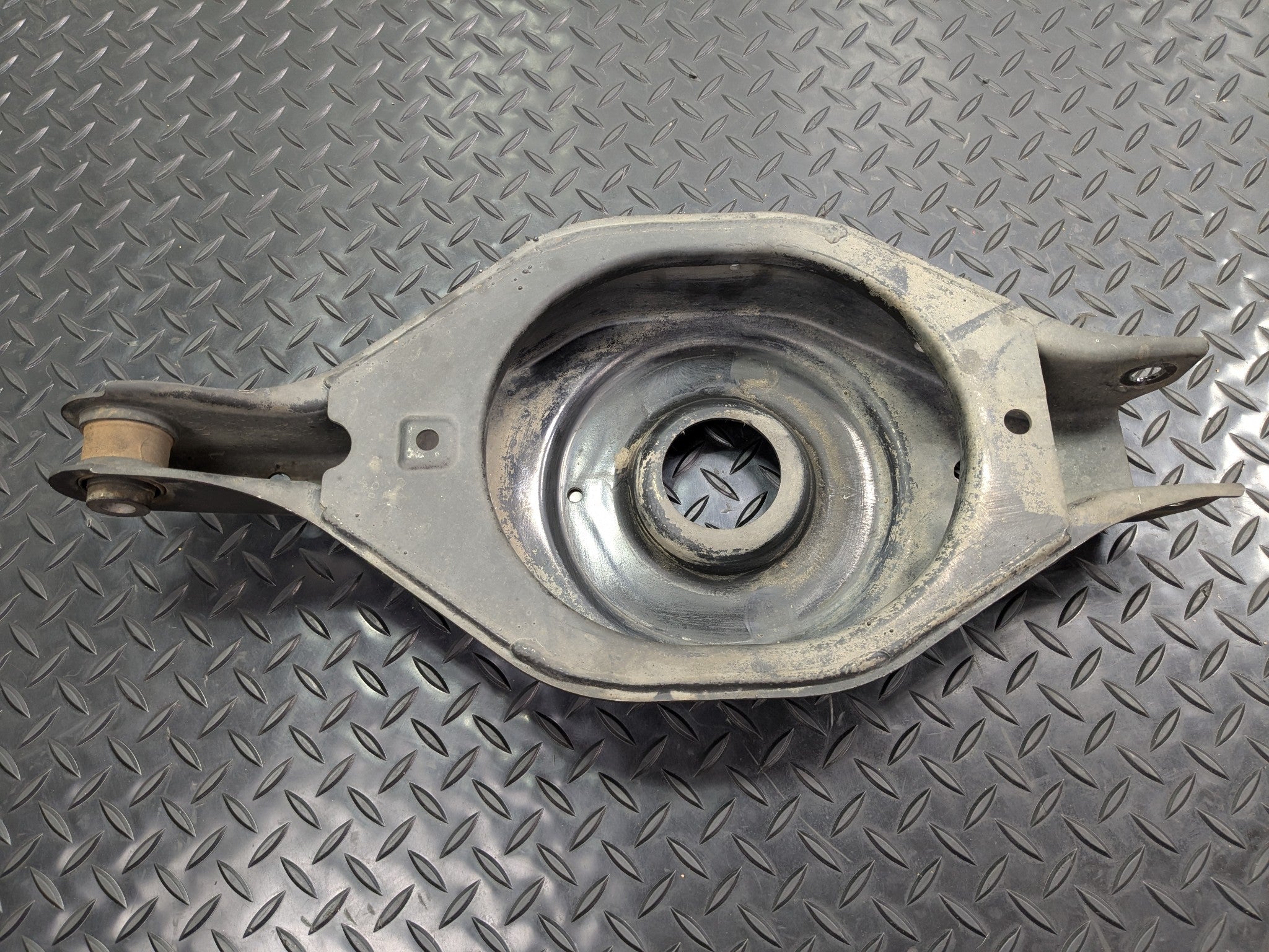 2005 - 2007 OEM NISSAN ARMADA REAR RIGHT PASSENGER SIDE LOWER CONTROL ARM