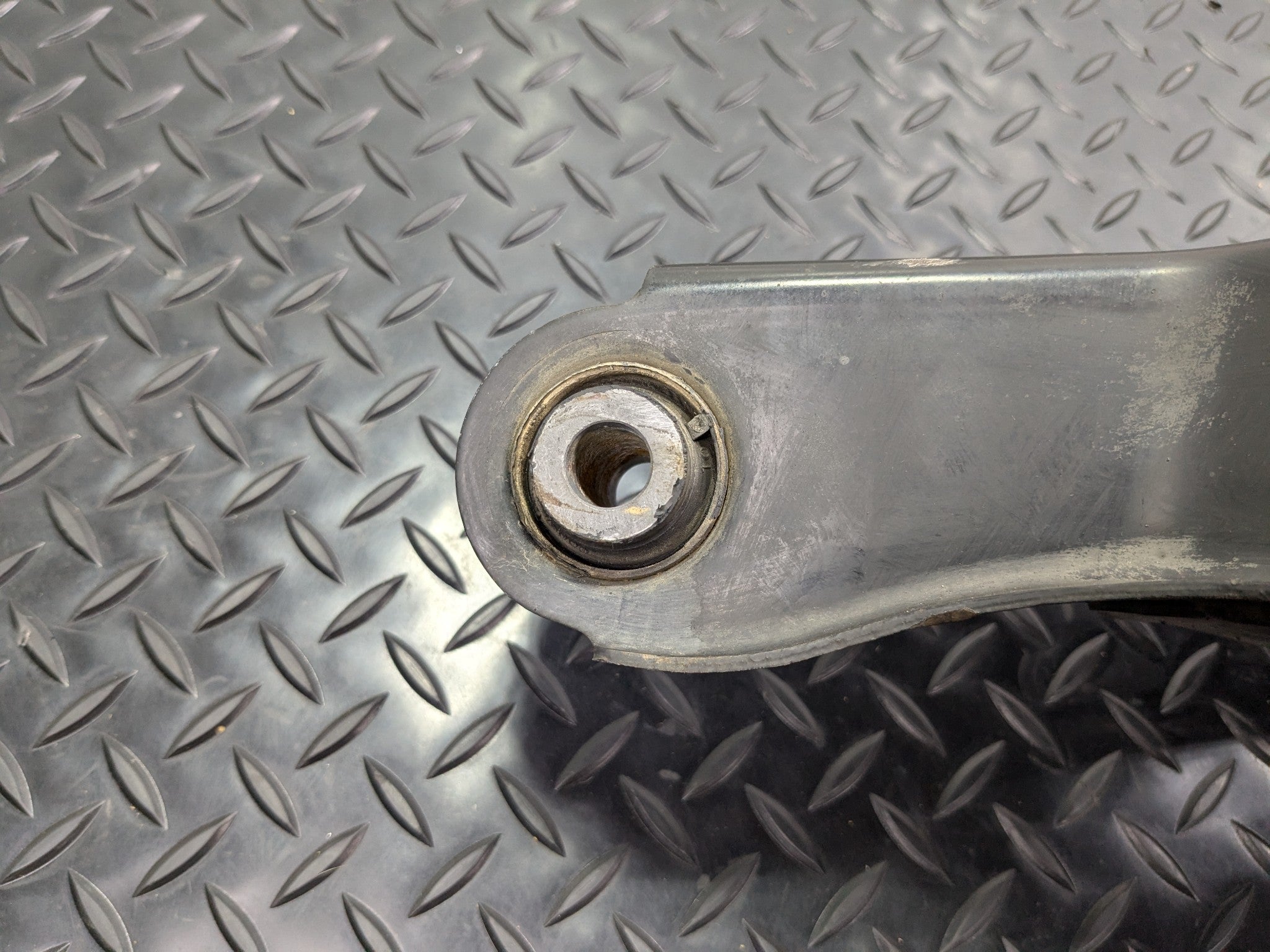 2005 - 2007 OEM NISSAN ARMADA REAR RIGHT PASSENGER SIDE LOWER CONTROL ARM