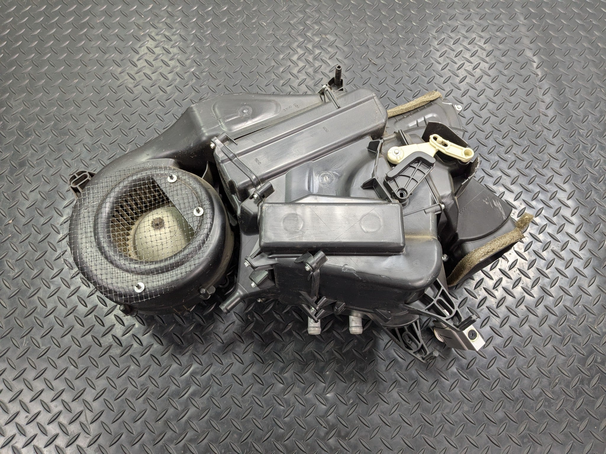 2005 - 2007 OEM NISSAN ARMADA REAR A/C HEATER EVAPORATOR ASSEMBLY