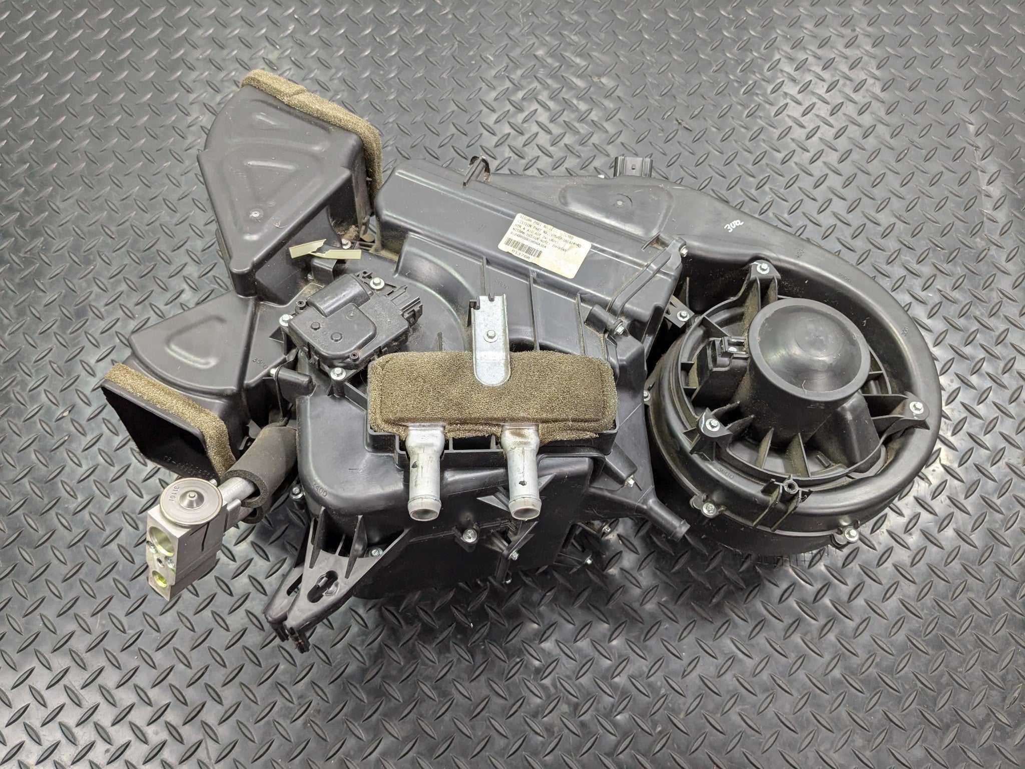 2005 - 2007 OEM NISSAN ARMADA REAR A/C HEATER EVAPORATOR ASSEMBLY