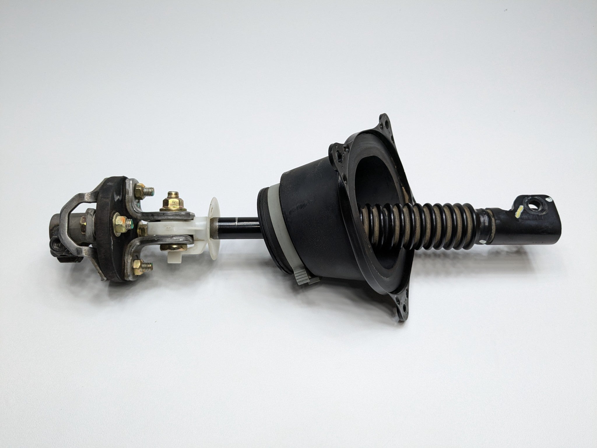 2005 - 2007 OEM NISSAN ARMADA STEERING COLUMN INTERMEDIATE SHAFT AND COVER