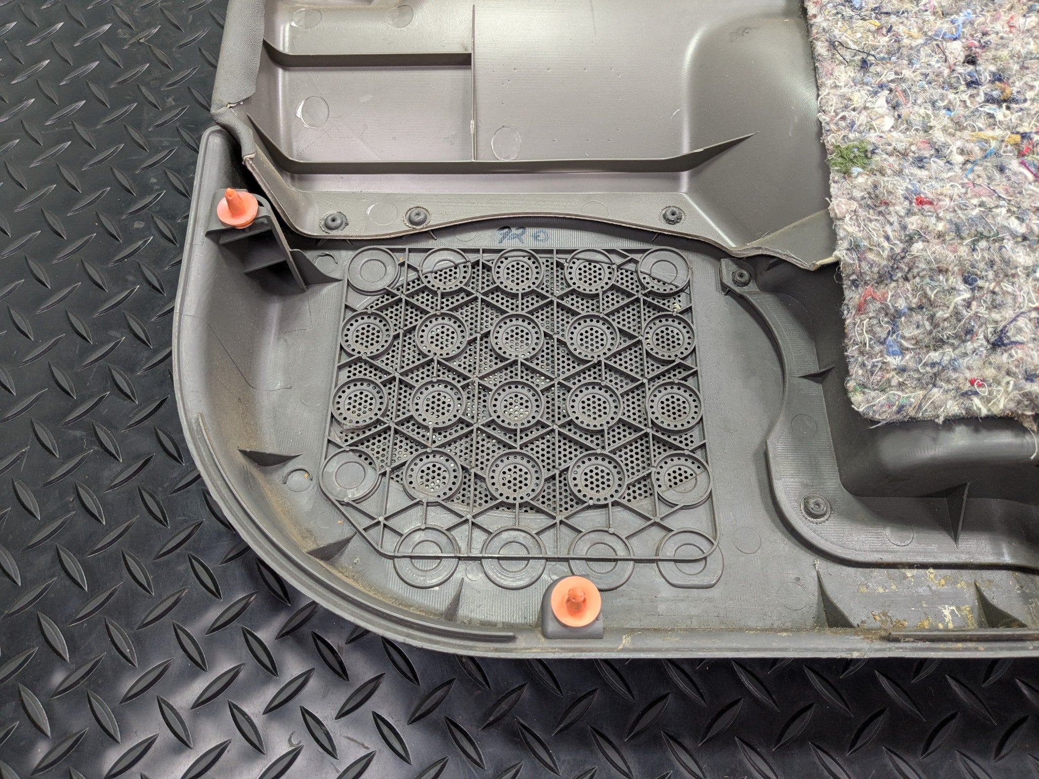 2005 - 2007 OEM NISSAN ARMADA FRONT LEFT DRIVER SIDE DOOR TRIM PANEL GREY