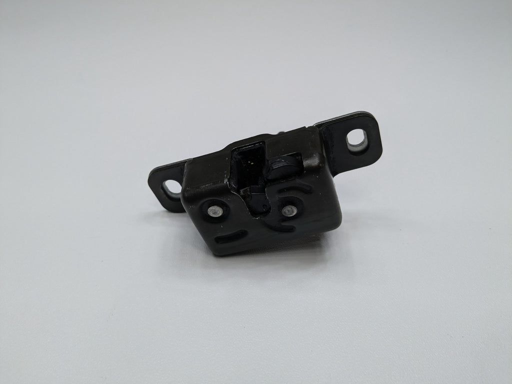 2005 - 2007 OEM NISSAN ARMADA REAR LIFTGATE HATCH GLASS LOCK LATCH