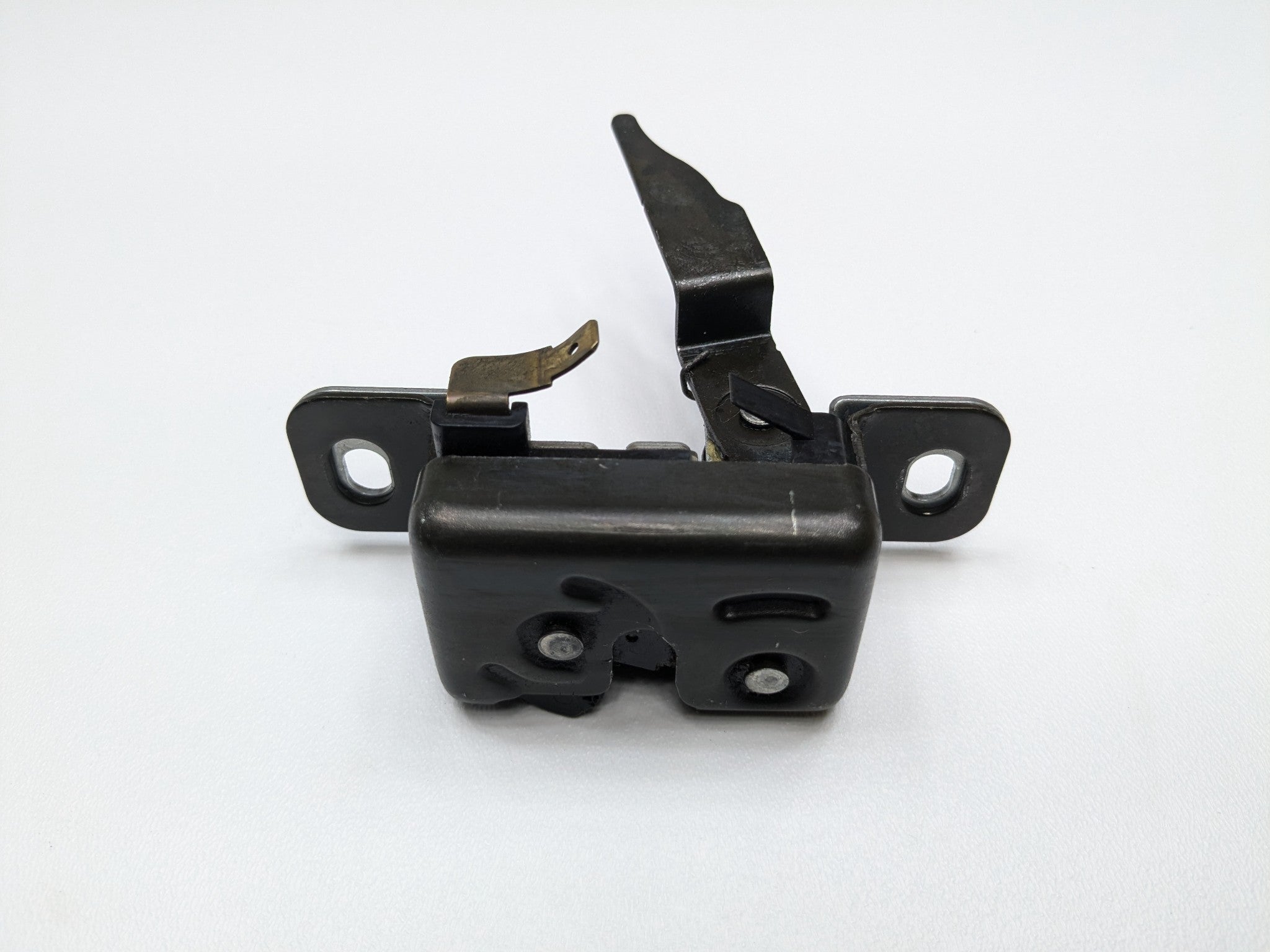 2005 - 2007 OEM NISSAN ARMADA REAR LIFTGATE HATCH GLASS LOCK LATCH