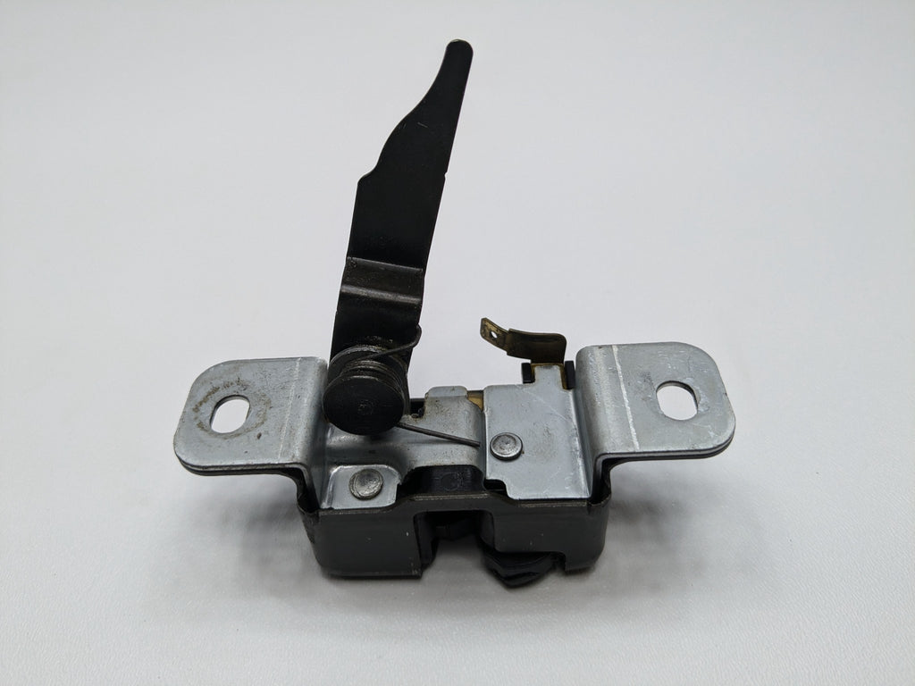 2005 - 2007 OEM NISSAN ARMADA REAR LIFTGATE HATCH GLASS LOCK LATCH