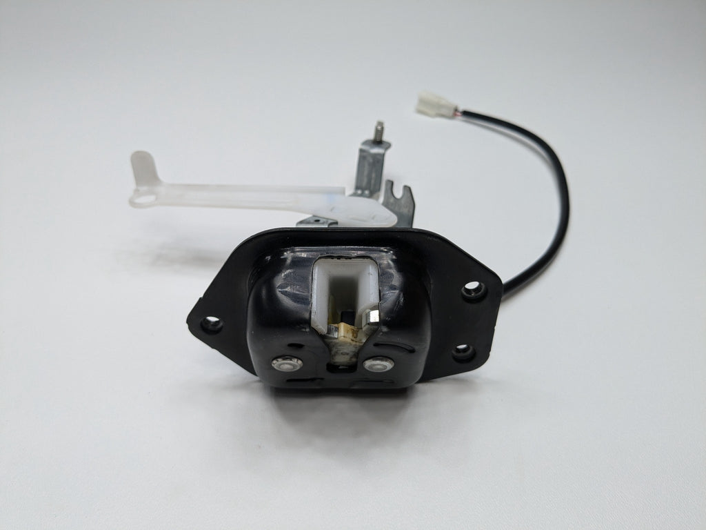 05 - 07 OEM NISSAN ARMADA REAR TRUNK LID LIFTGATE LOCK LATCH ACTUATOR W/O MOTOR