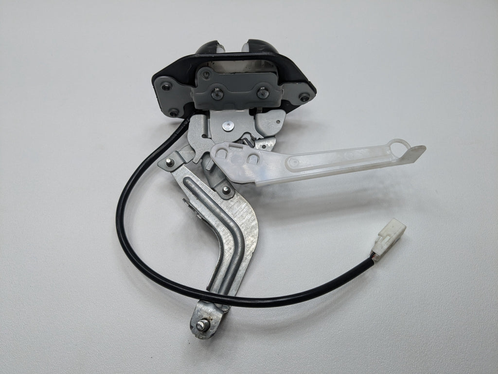 05 - 07 OEM NISSAN ARMADA REAR TRUNK LID LIFTGATE LOCK LATCH ACTUATOR W/O MOTOR